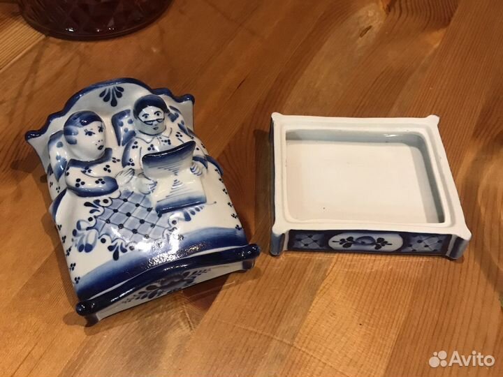 Шкатулка Гжель, «Кровать»