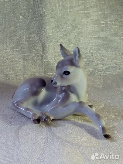 Фарфоровая статуэтка олененок Вербилки
