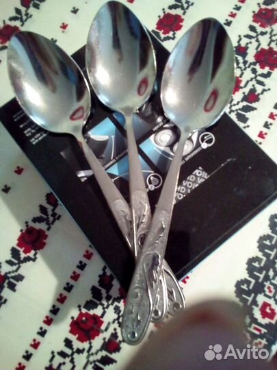 Тарелки. вилки.ложки.Подстаканники.Сливочник мельх