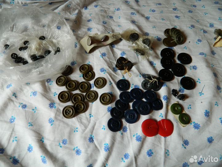 Пуговицы. около 250 штук