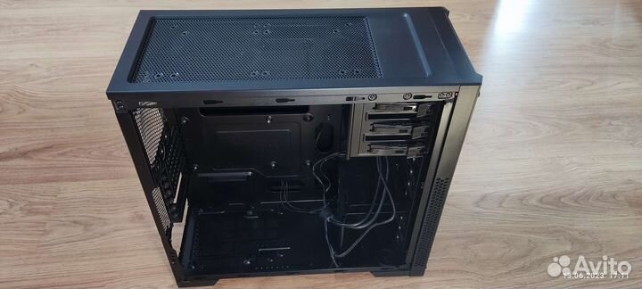 Компьютерный корпус Corsair Carbide Series 300R