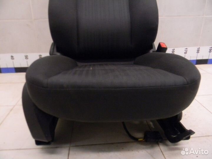 Сиденье переднее правое Astra J 2010