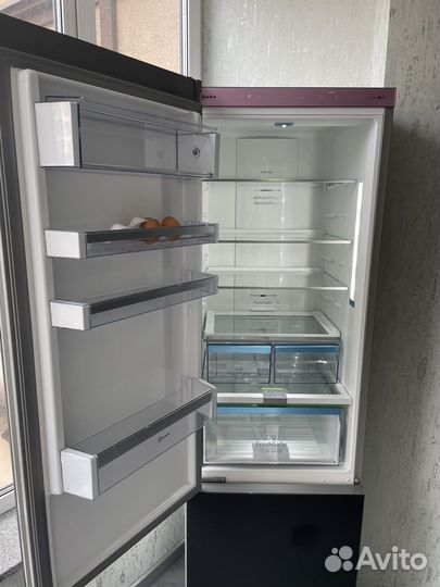 Холодильник Neff