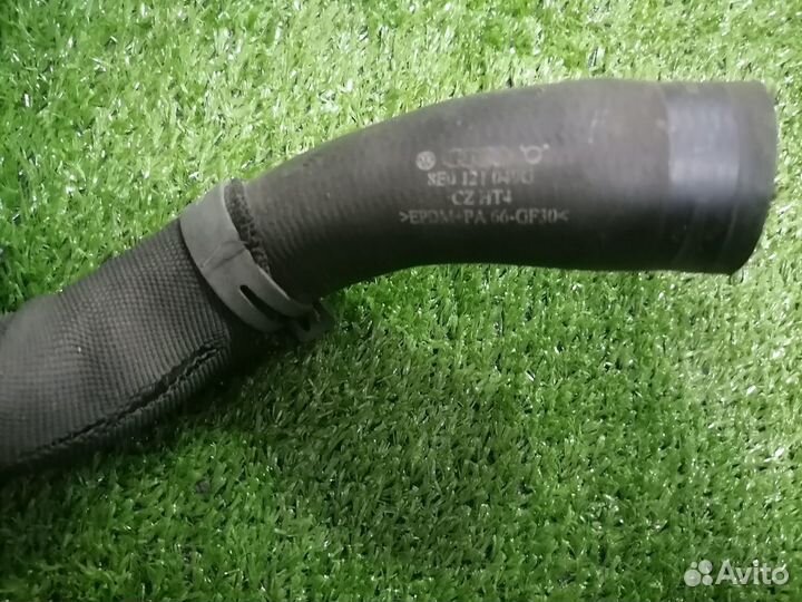 Патрубок охлаждения (радиатора) 8E0121049G Audi A4