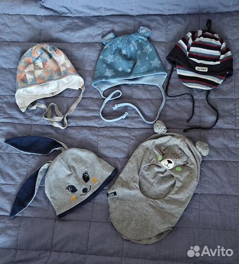 Шапки демисезонные и шлем 46 48