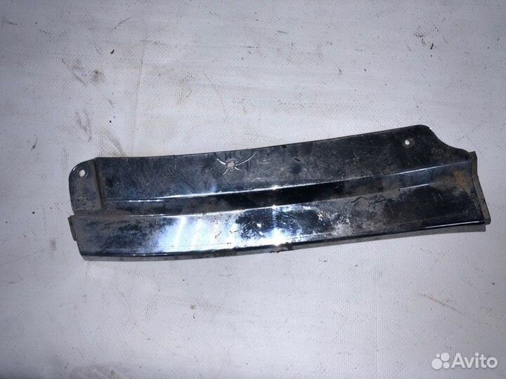 Планка под фары правая Toyota Chaser GX81 1GFE