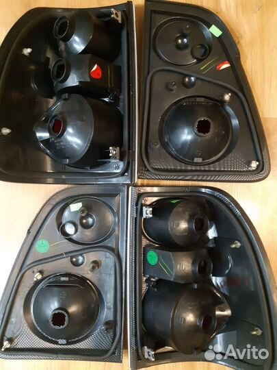 Задние фонари Toyota LC100