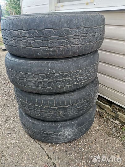 Bridgestone Dueler H/T 687 225/65 R17