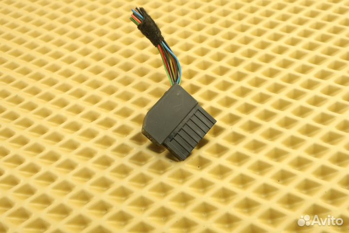 Разъем VAG 443972805