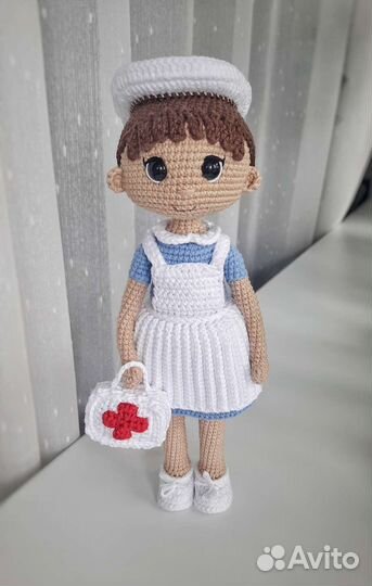 Вязаная кукла - Медсестра