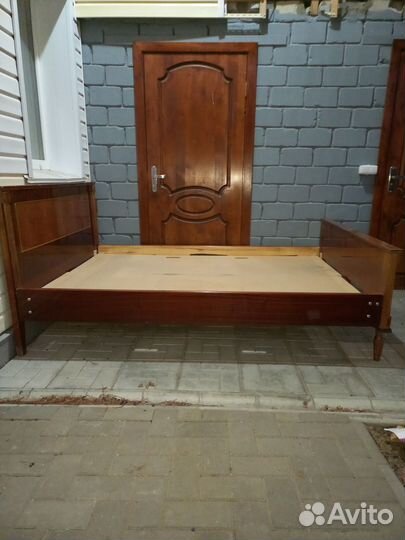 Продам кровать двуспальную