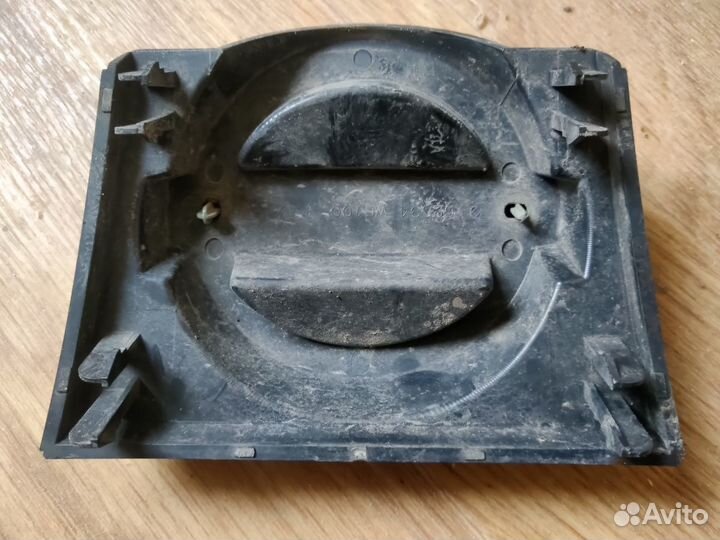 Эмблема бампера Ниссан Вингроад