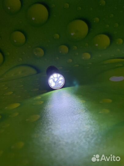 Фонарик красный металлический