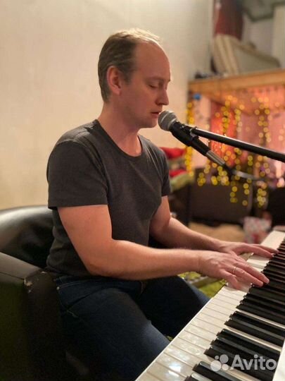 Уроки игры на фортепиано онлайн и очно