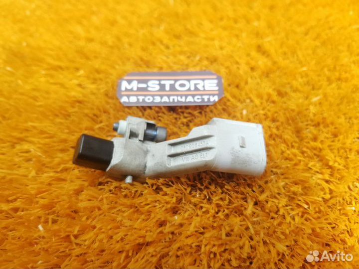 Датчик положения коленвала Volkswagen Golf 5K/MK6