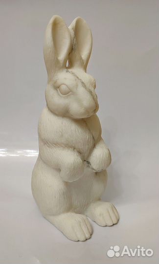 Фигурка белого зайца из ангидрита 10 х 8 х 19 см