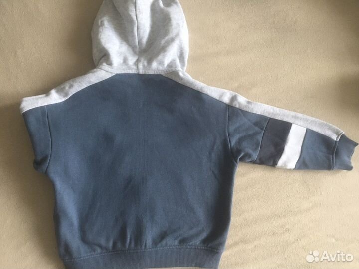 Толстовка для мальчика 110 новая