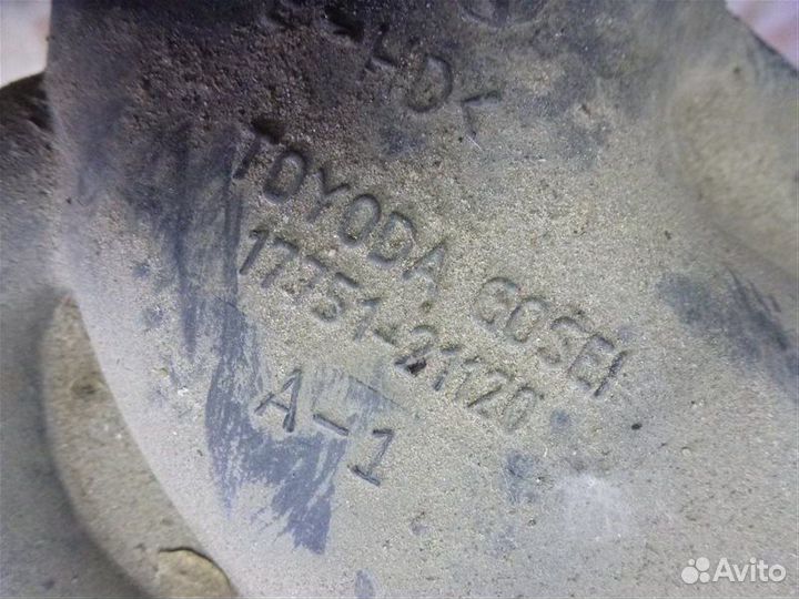 Патрубок воздушного фильтра Toyota Prius NHW20