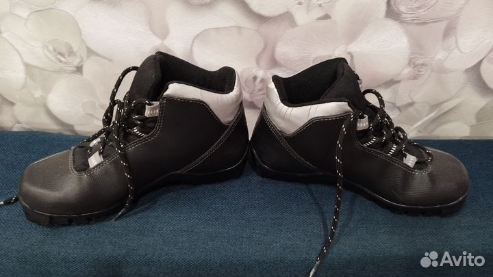 Лыжные ботинки spine