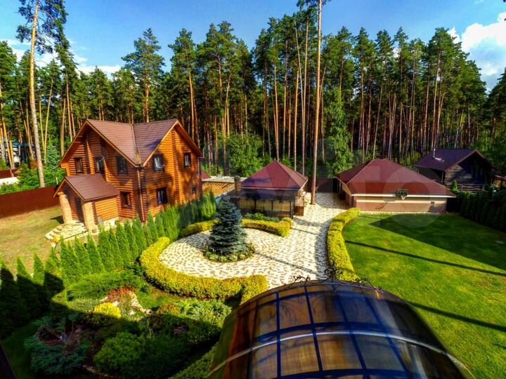 Коттедж 450 м² на участке 16 сот.