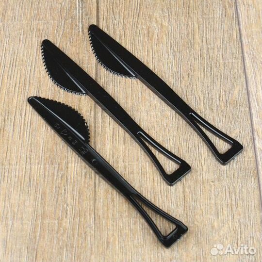 Одноразовые пластиковые приборы черные