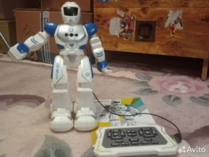Игрушка робот с пультом