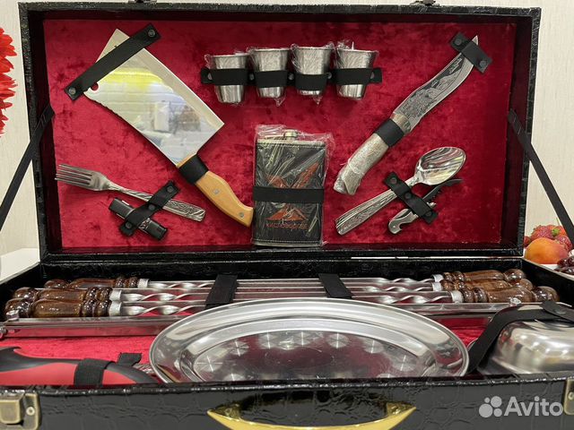 Подарочный набор шампуров в чемодане