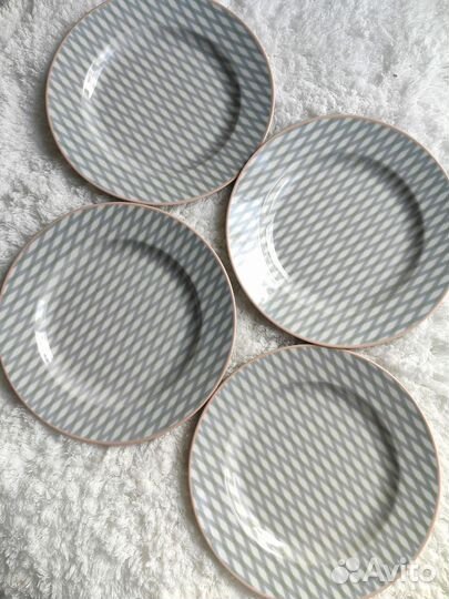 Тарелки фарфоровые набор новые
