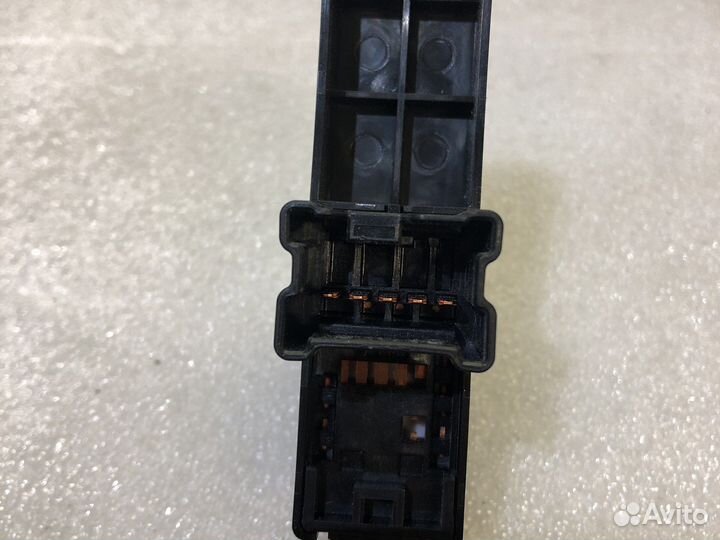 Кнопка стеклоподъемника Subaru Forester