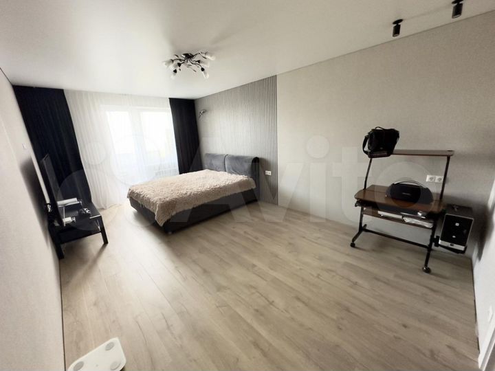 3-к. квартира, 80 м², 8/22 эт.