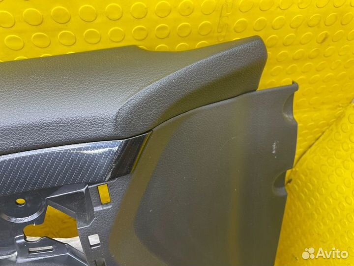 Б/У Обшивка двери - в хорошем состоянииn