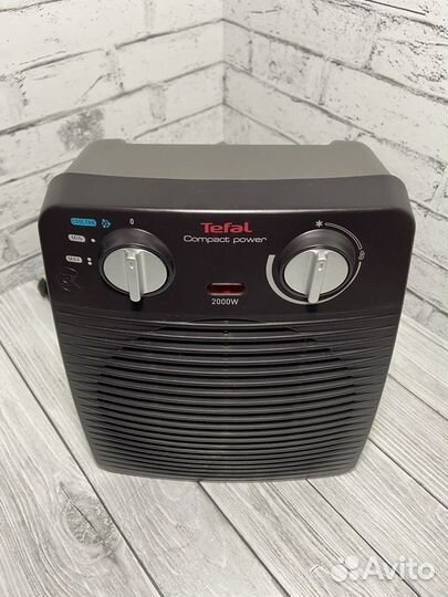 Тепловентилятор Tefal DE2210F0 Черный