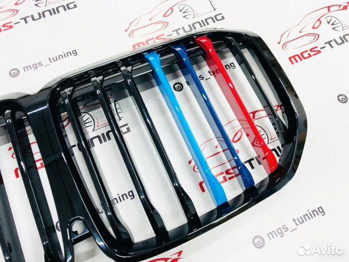 Решетка BMW Х7 G07 M-Perfomance с триколором