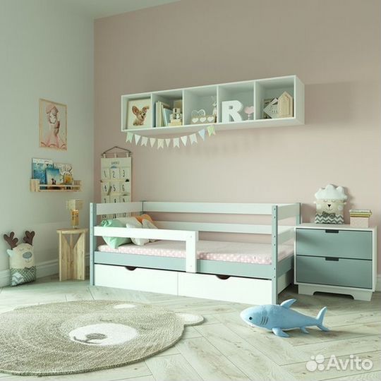 Кроватка детская софа из массива с бортиком