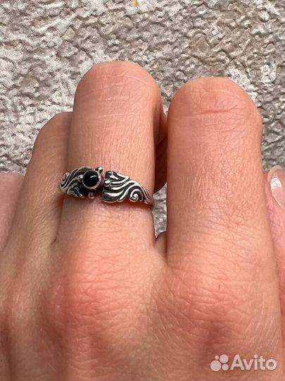 Перстень женский