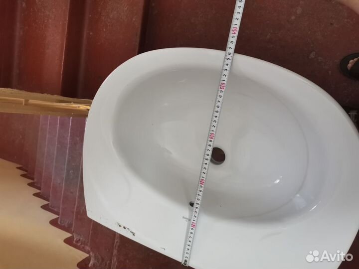 Раковина с тумбой в ванну