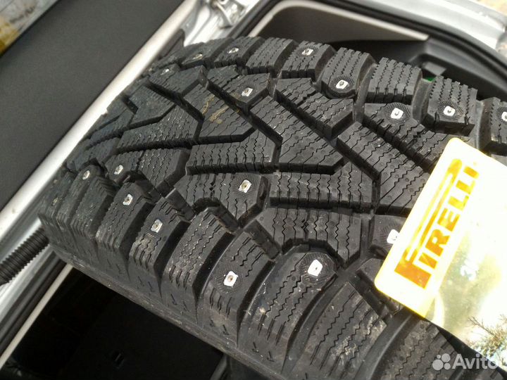 Pirelli Winter Ice Zero 305/35 R21