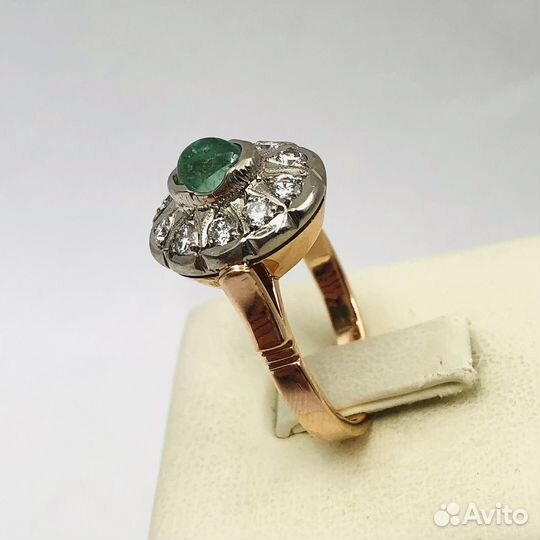 Золотое кольцо Малинка с изумрудом и бриллиантами
