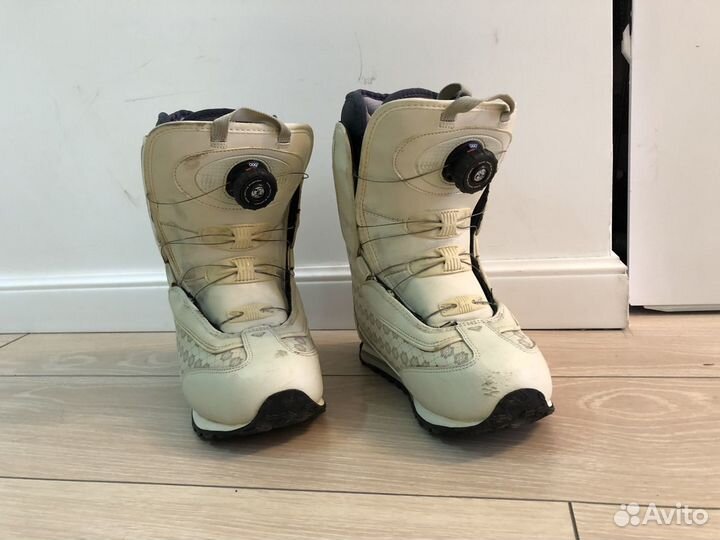 Ботинки сноубордические 37.5, шлем - М