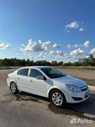 Opel Astra 1.6 МТ, 2011, 160 000 км