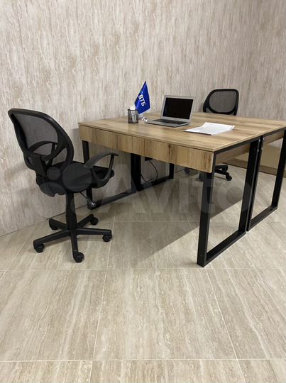 Рабочее место в офисе, коворкинг