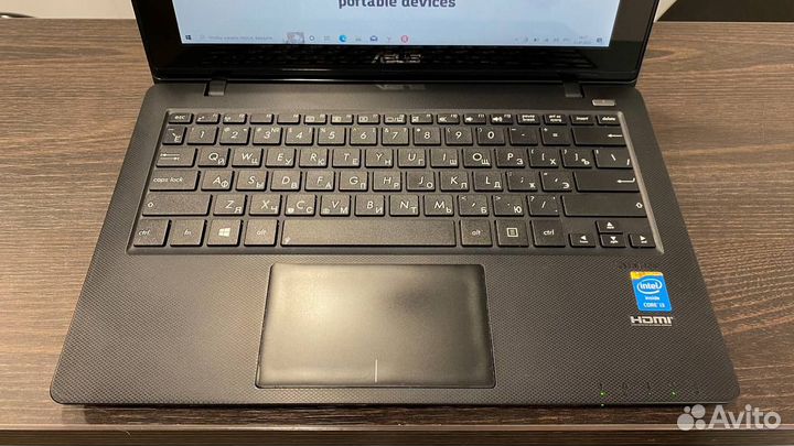 Сенсорный ноутбук Asus для дома и офиса i3 / SSD