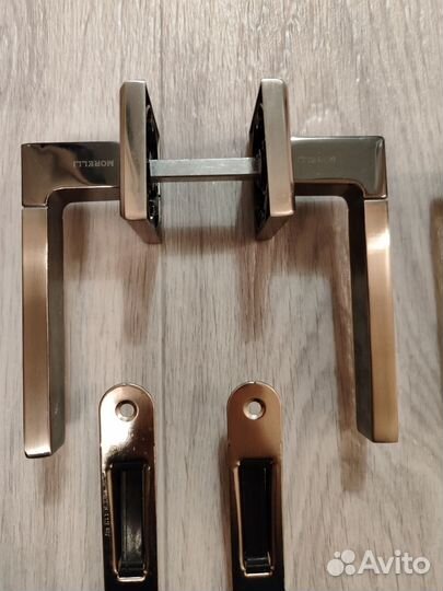 Дверные ручки/завертка/защелки morelli