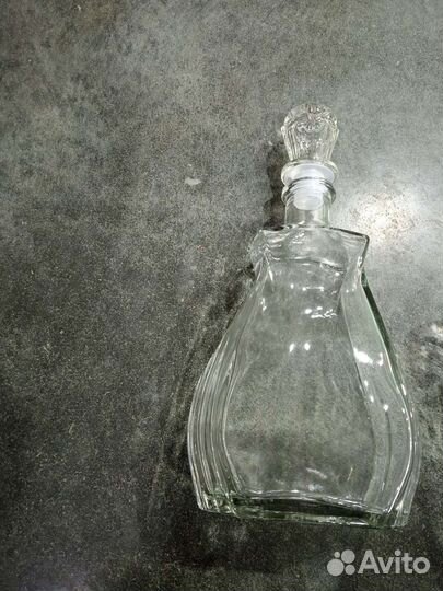 Бутылки, Графины