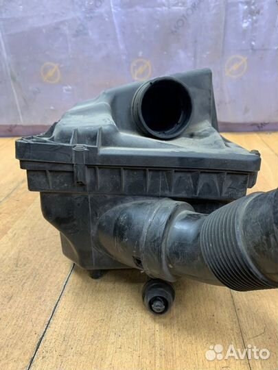 Корпус воздушного фильтра Opel Astra H Z19DT