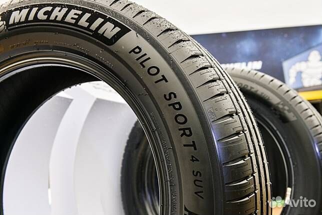 Michelin Pilot Sport 4 SUV 275/45 R21