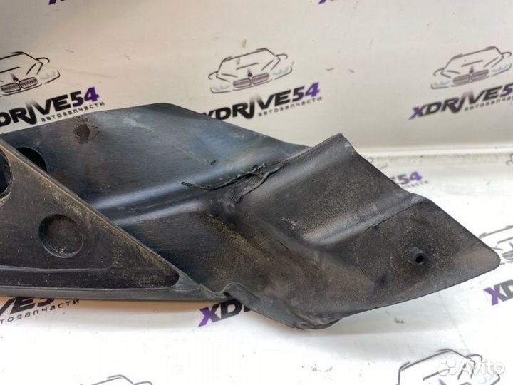 Направляющая стекла двери передняя левая Bmw 335I