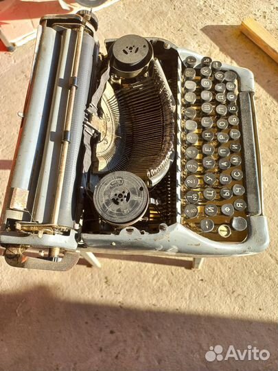 Портативная печатная машинка Москва СССР