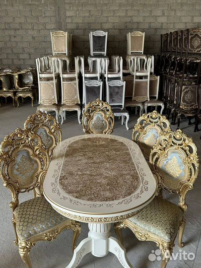 Кухонный стол и стулья новые