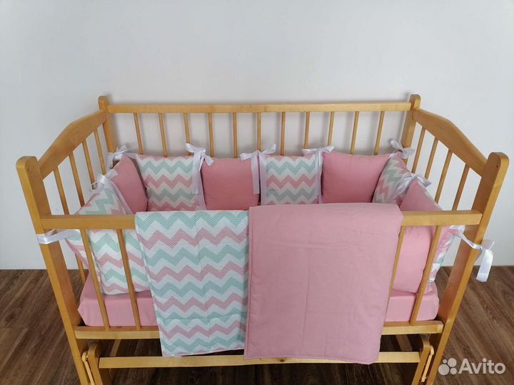 Комплект в детскую кроватку